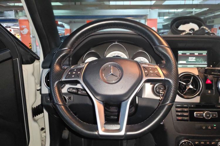 Used Mercedes-Benz GLK-Class 2014 GLK 200 Standard Model Steering Wheel