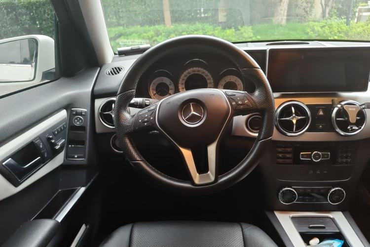 Used Mercedes-Benz GLK-Class 2014 GLK 260 4MATIC Dynamic Model Steering Wheel