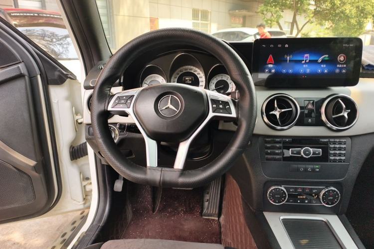 Used Mercedes-Benz GLK-Class 2014 GLK 200 Standard Model Steering Wheel