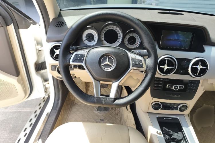 Used Mercedes-Benz GLK-Class 2014 GLK 200 Standard Model Steering Wheel