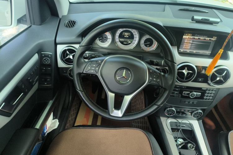 Used Mercedes-Benz GLK-Class 2014 GLK 260 4MATIC Dynamic Model Steering Wheel