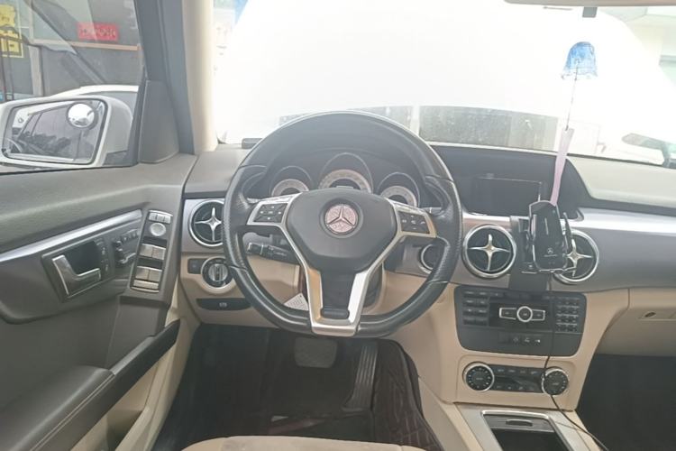Used Mercedes-Benz GLK-Class 2014 GLK 200 Standard Model Steering Wheel