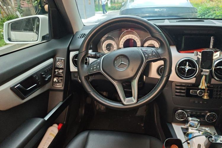 Used Mercedes-Benz GLK-Class 2014 GLK 260 4MATIC Dynamic Model Steering Wheel
