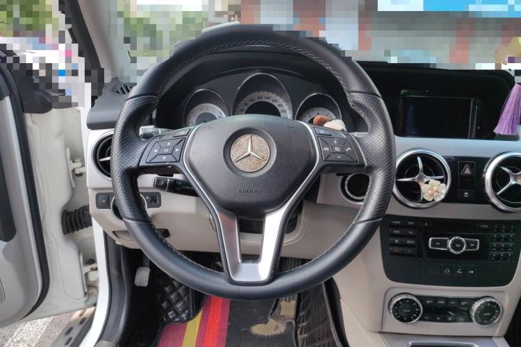 Used Mercedes-Benz GLK-Class 2014 GLK 260 4MATIC Dynamic Model Steering Wheel