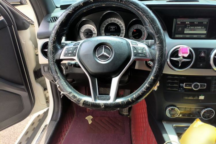Used Mercedes-Benz GLK-Class 2014 GLK 200 Standard Model Steering Wheel