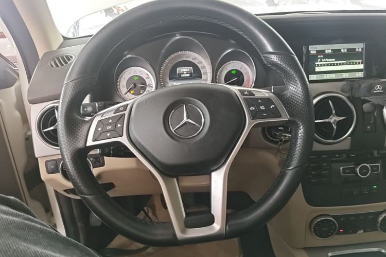 Used Mercedes-Benz GLK-Class 2014 GLK 200 Standard Model Steering Wheel