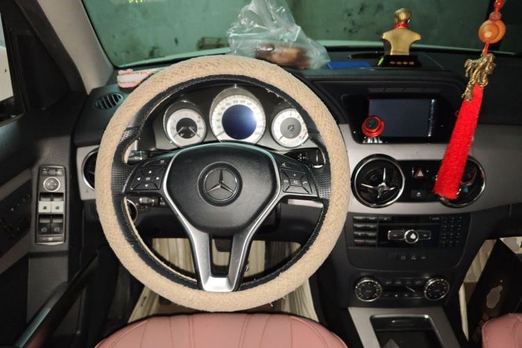 Used Mercedes-Benz GLK-Class 2014 GLK 260 4MATIC Dynamic Model Steering Wheel