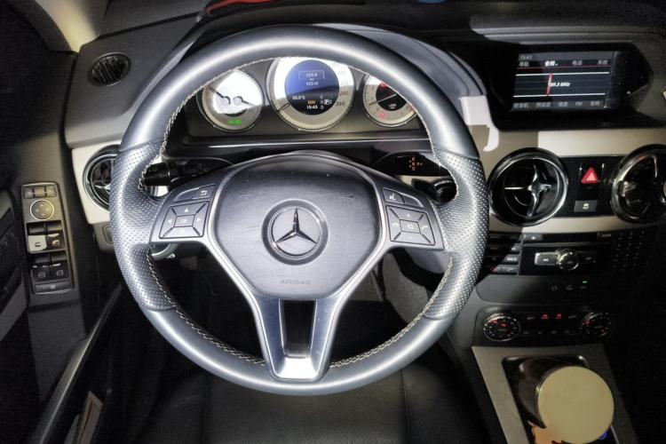 Used Mercedes-Benz GLK-Class 2014 GLK 260 4MATIC Dynamic Model Steering Wheel