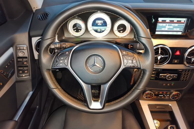 Used Mercedes-Benz GLK-Class 2014 GLK 260 4MATIC Dynamic Model Steering Wheel