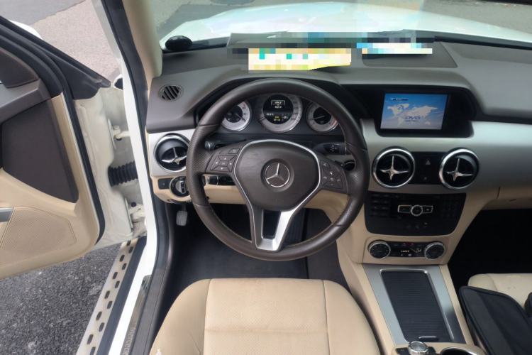 Used Mercedes-Benz GLK-Class 2014 GLK 260 4MATIC Dynamic Model Steering Wheel