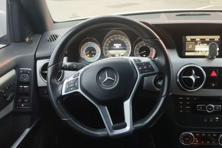 Used Mercedes-Benz GLK-Class 2014 GLK 200 Standard Model Steering Wheel