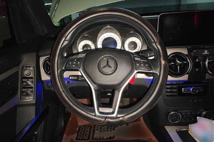 Used Mercedes-Benz GLK-Class 2014 GLK 200 Standard Model Steering Wheel