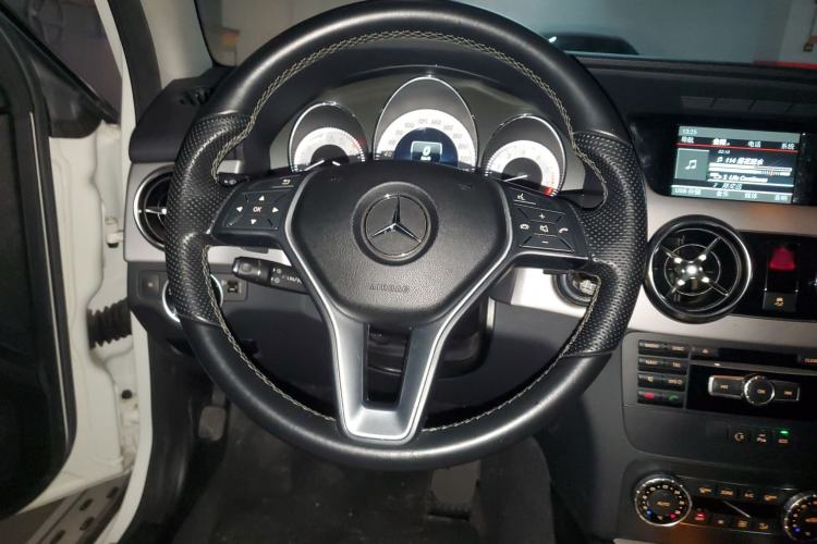 Used Mercedes-Benz GLK-Class 2014 GLK 260 4MATIC Dynamic Model Steering Wheel