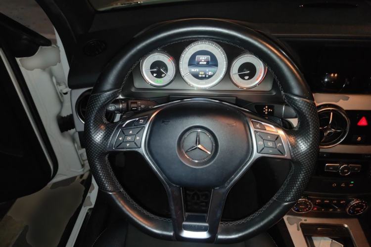 Used Mercedes-Benz GLK-Class 2014 GLK 200 Standard Model Steering Wheel