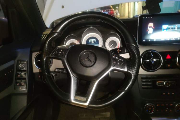 Used Mercedes-Benz GLK-Class 2014 GLK 200 Standard Model Steering Wheel