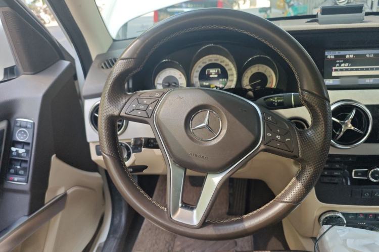 Used Mercedes-Benz GLK-Class 2014 GLK 260 4MATIC Dynamic Model Steering Wheel
