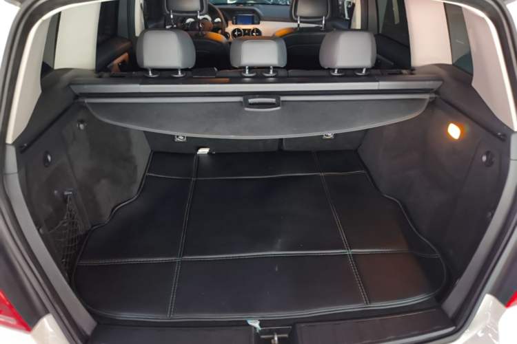 Used Mercedes-Benz GLK-Class 2014 GLK 260 4MATIC Dynamic Model Trunk