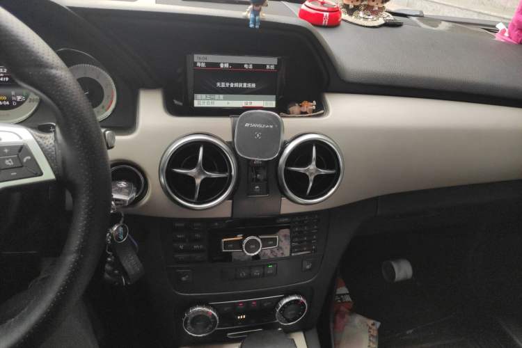 Used Mercedes-Benz GLK-Class 2015 GLK 260 4MATIC Fashion Edition Ultimate Version Audio And AC Panel