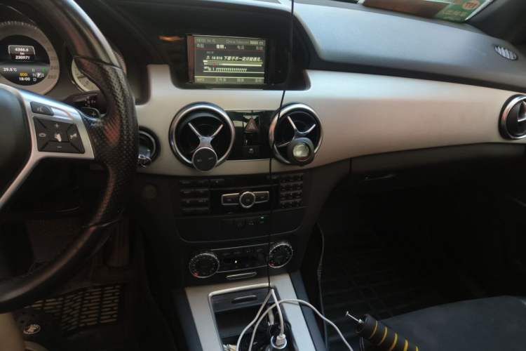 Used Mercedes-Benz GLK-Class 2015 GLK 260 4MATIC Dynamic Edition Ultimate Version Audio And AC Panel