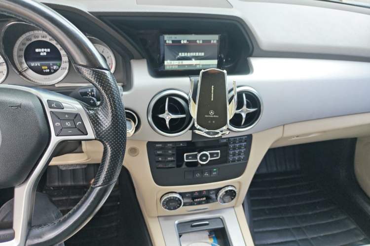 Used Mercedes-Benz GLK-Class 2015 GLK 260 4MATIC Dynamic Edition Ultimate Version Audio And AC Panel