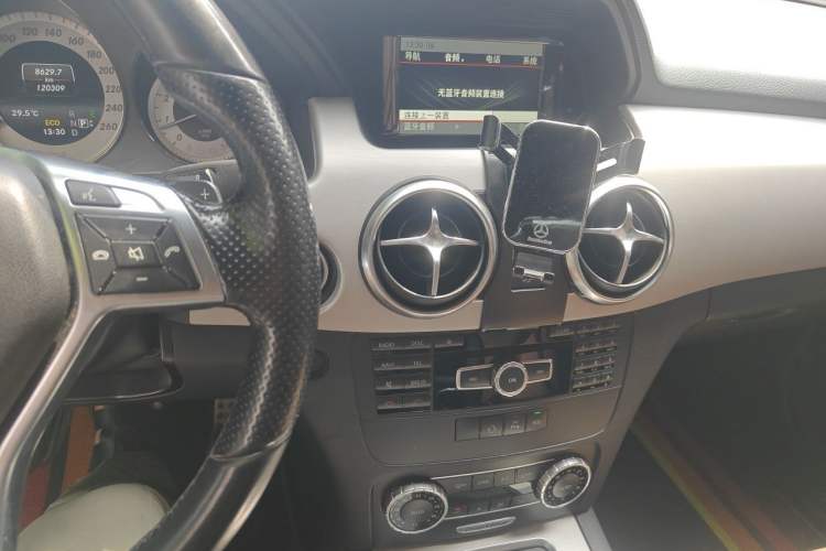 Used Mercedes-Benz GLK-Class 2015 GLK 260 4MATIC Dynamic Edition Ultimate Version Audio And AC Panel