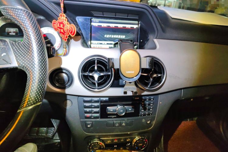 Used Mercedes-Benz GLK-Class 2015 GLK 300 4MATIC Fashion Edition Ultimate Version Audio And AC Panel