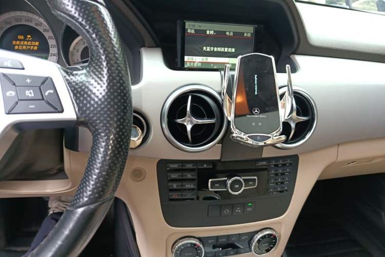 Used Mercedes-Benz GLK-Class 2015 GLK 260 4MATIC Dynamic Edition Ultimate Version Audio And AC Panel
