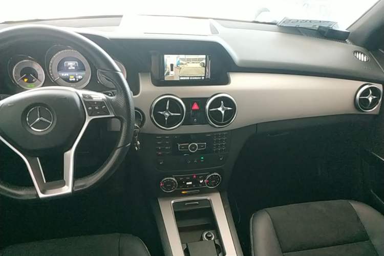 Used Mercedes-Benz GLK-Class 2015 GLK 260 4MATIC Fashion Edition Ultimate Version Audio And AC Panel