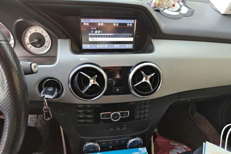 Used Mercedes-Benz GLK-Class 2015 GLK 260 4MATIC Dynamic Edition Ultimate Version Audio And AC Panel