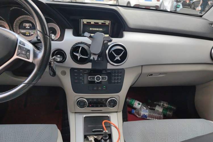 Used Mercedes-Benz GLK-Class 2015 GLK 260 4MATIC Dynamic Edition Ultimate Version Audio And AC Panel