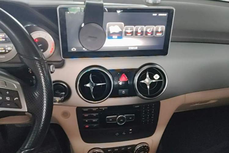 Used Mercedes-Benz GLK-Class 2015 GLK 260 4MATIC Dynamic Edition Ultimate Version Audio And AC Panel