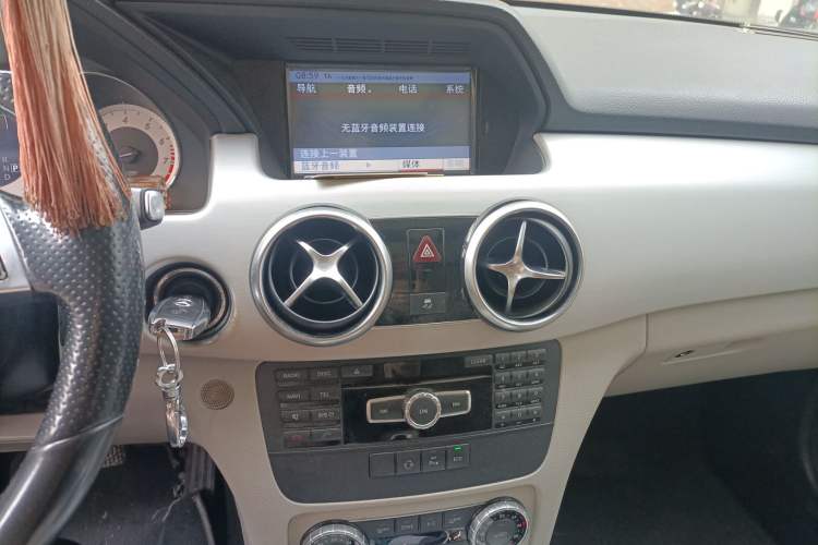 Used Mercedes-Benz GLK-Class 2015 GLK 260 4MATIC Dynamic Edition Ultimate Version Audio And AC Panel