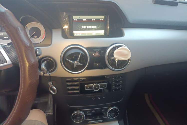 Used Mercedes-Benz GLK-Class 2015 GLK 260 4MATIC Dynamic Edition Ultimate Version Audio And AC Panel