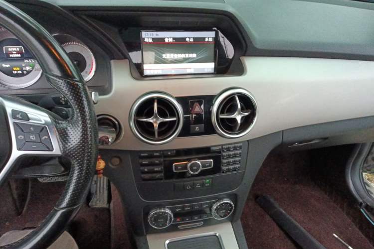 Used Mercedes-Benz GLK-Class 2015 GLK 260 4MATIC Dynamic Edition Ultimate Version Audio And AC Panel
