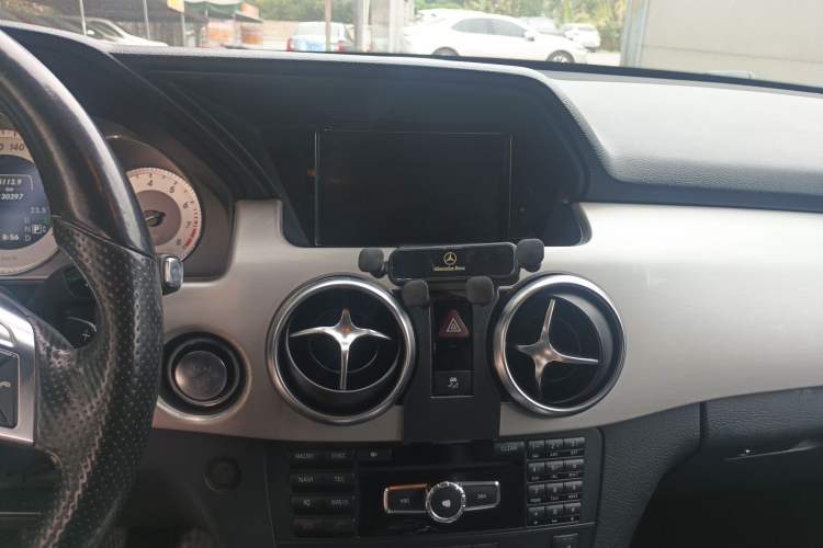 Used Mercedes-Benz GLK-Class 2015 GLK 300 4MATIC Fashion Edition Ultimate Version Audio And AC Panel