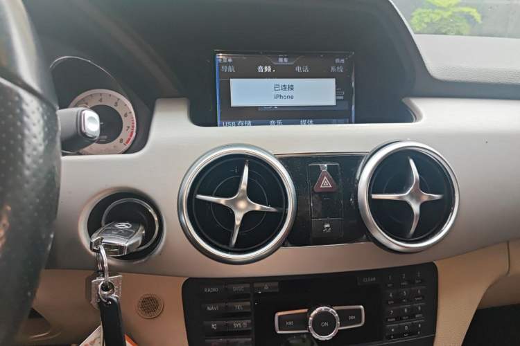 Used Mercedes-Benz GLK-Class 2015 GLK 260 4MATIC Dynamic Edition Ultimate Version Audio And AC Panel