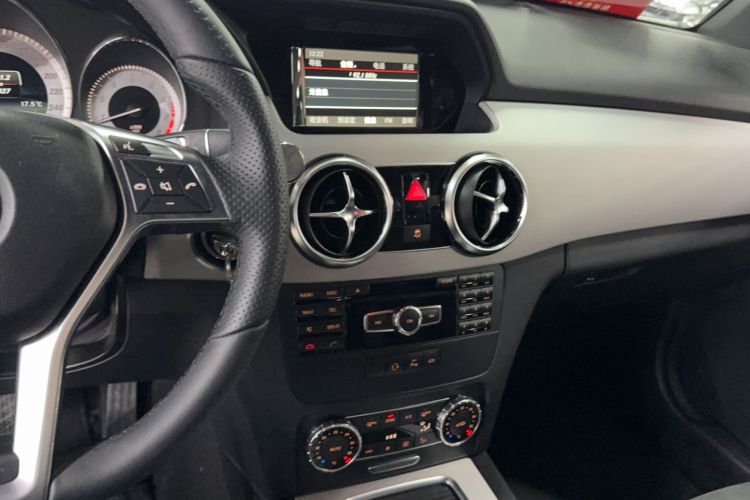 Used Mercedes-Benz GLK-Class 2015 GLK 260 4MATIC Dynamic Edition Ultimate Version Audio And AC Panel