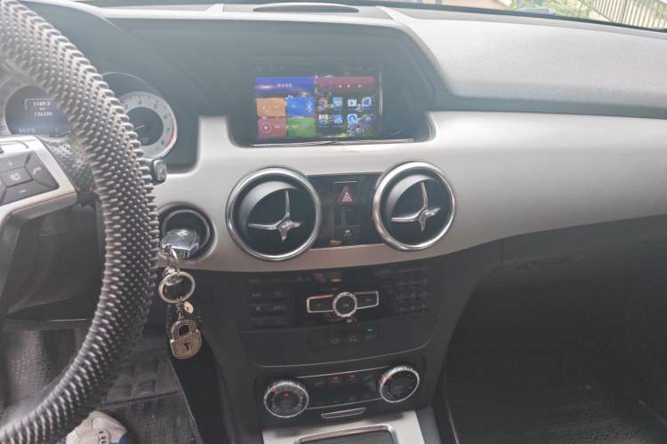 Used Mercedes-Benz GLK-Class 2015 GLK 260 4MATIC Dynamic Edition Ultimate Version Audio And AC Panel