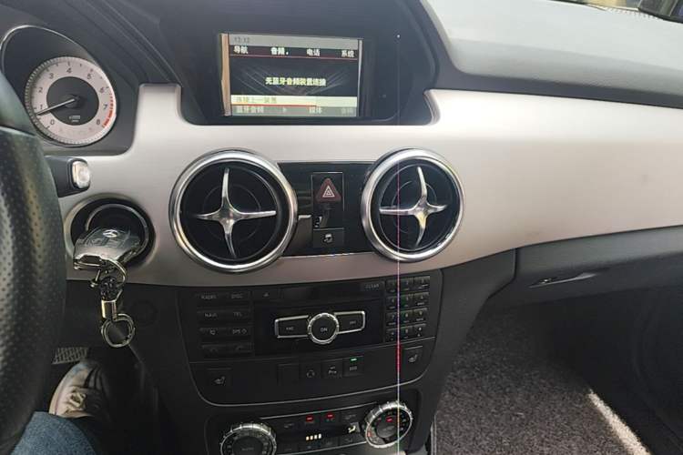 Used Mercedes-Benz GLK-Class 2015 GLK 260 4MATIC Fashion Edition Ultimate Version Audio And AC Panel
