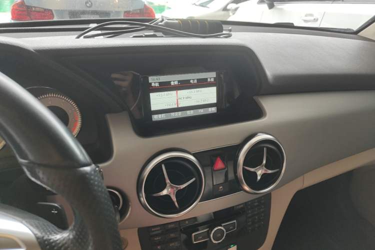 Used Mercedes-Benz GLK-Class 2015 GLK 260 4MATIC Dynamic Edition Ultimate Version Audio And AC Panel