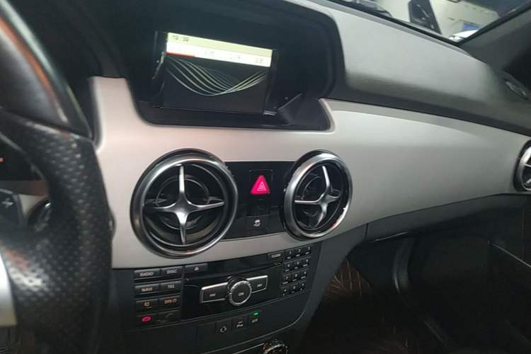 Used Mercedes-Benz GLK-Class 2015 GLK 260 4MATIC Dynamic Edition Ultimate Version Audio And AC Panel