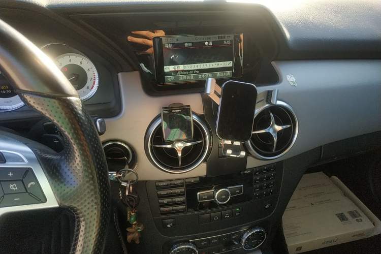 Used Mercedes-Benz GLK-Class 2015 GLK 260 4MATIC Fashion Edition Ultimate Version Audio And AC Panel