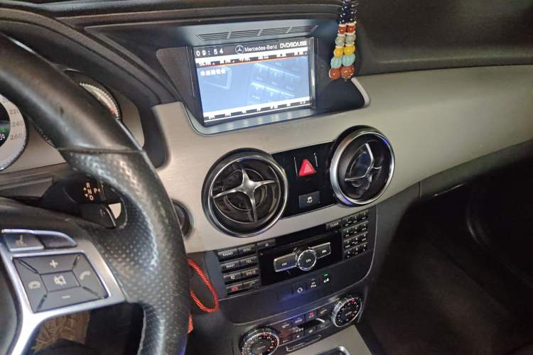Used Mercedes-Benz GLK-Class 2015 GLK 260 4MATIC Dynamic Edition Ultimate Version Audio And AC Panel