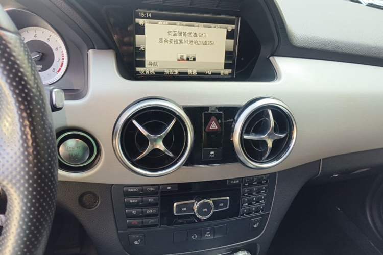 Used Mercedes-Benz GLK-Class 2015 GLK 300 4MATIC Fashion Edition Ultimate Version Audio And AC Panel