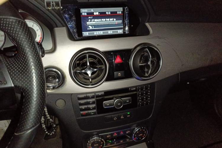Used Mercedes-Benz GLK-Class 2015 GLK 260 4MATIC Dynamic Edition Ultimate Version Audio And AC Panel