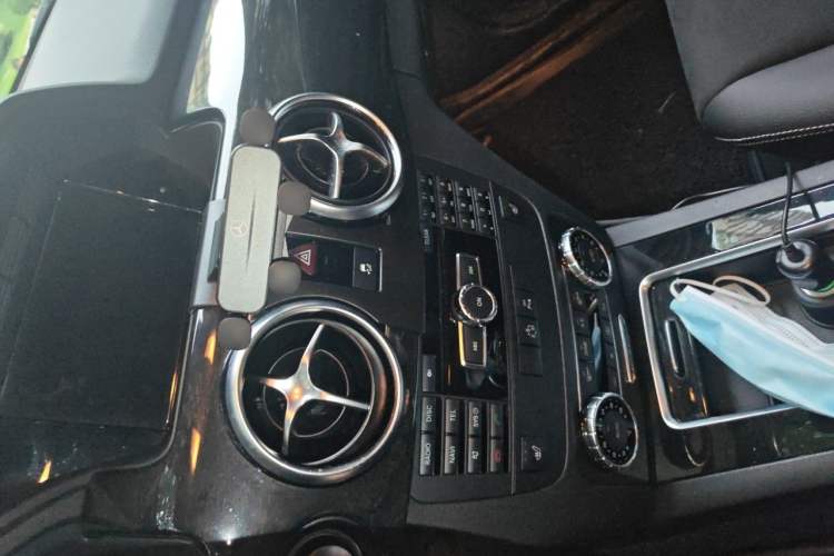 Used Mercedes-Benz GLK-Class 2015 GLK 300 4MATIC Luxury Ultimate Edition Audio And AC Panel