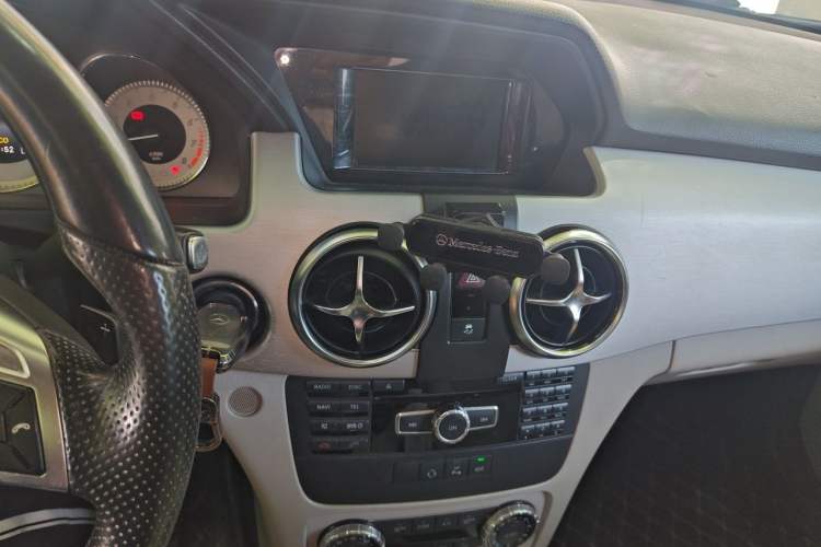 Used Mercedes-Benz GLK-Class 2015 GLK 260 4MATIC Dynamic Edition Ultimate Version Audio And AC Panel