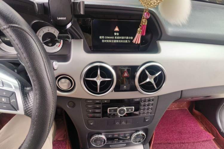 Used Mercedes-Benz GLK-Class 2015 GLK 300 4MATIC Fashion Edition Ultimate Version Audio And AC Panel