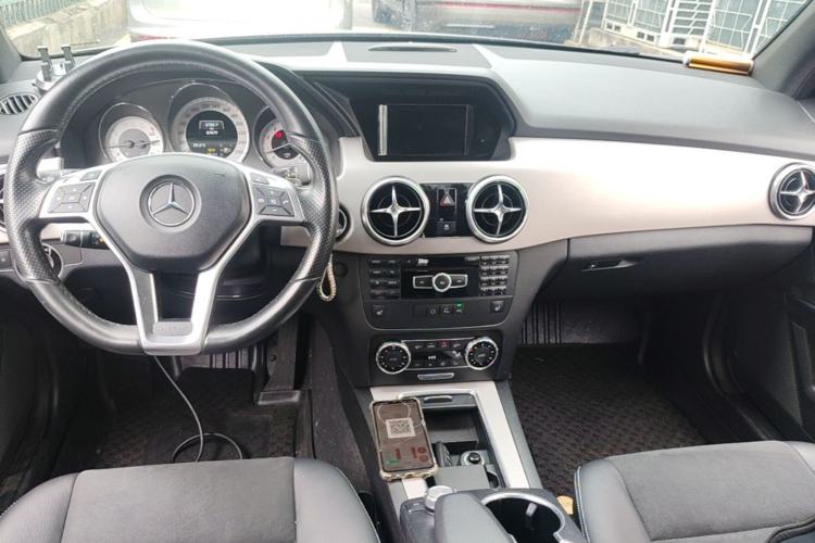 Used Mercedes-Benz GLK-Class 2015 GLK 260 4MATIC Fashion Edition Ultimate Version Center Console