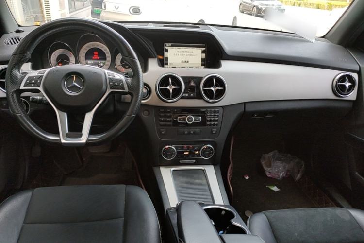 Used Mercedes-Benz GLK-Class 2015 GLK 300 4MATIC Fashion Edition Ultimate Version Center Console